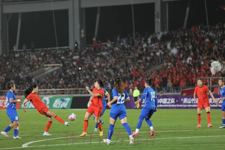 热身赛-中国女足4-0大胜蒙彼利埃 热身赛-中国女足4-0大胜蒙彼利埃